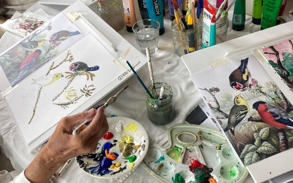 https://cdn.zorggroepdelaren.nl/zorggroep_de_laren_nl/uploads/media/1024x640/01/5131-Kuntskring%20Mathilde%20kunst%20met%20bewoners3.jpg?v=1-0