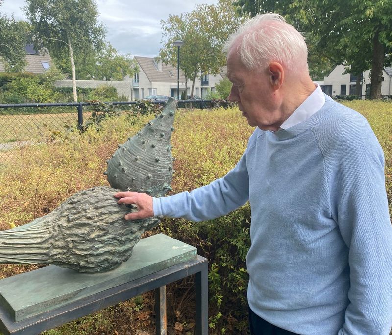Villa De Kleine Heide - beeld Vogel - onthulling beeld meneer Meulensteen