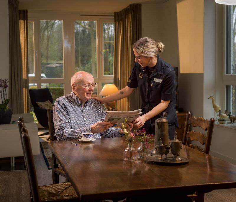 0027686 De heer Stuijvenberg en Luna - Son en Breugel 04-02-2024 - Campagnebeeld KRANT