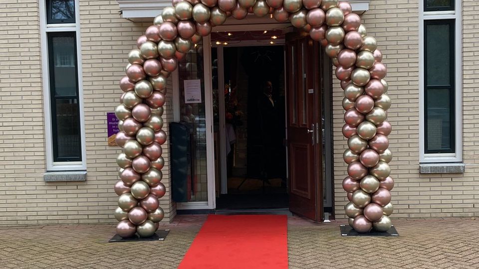 Versierde entree van Zorgvilla Marijke Elisabeth